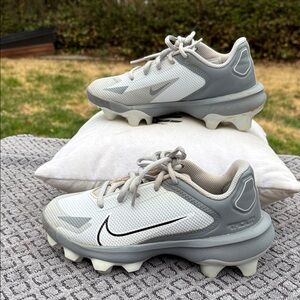 Nike Gray Force Zoom Trout 8 Pro Baseball Cleats
